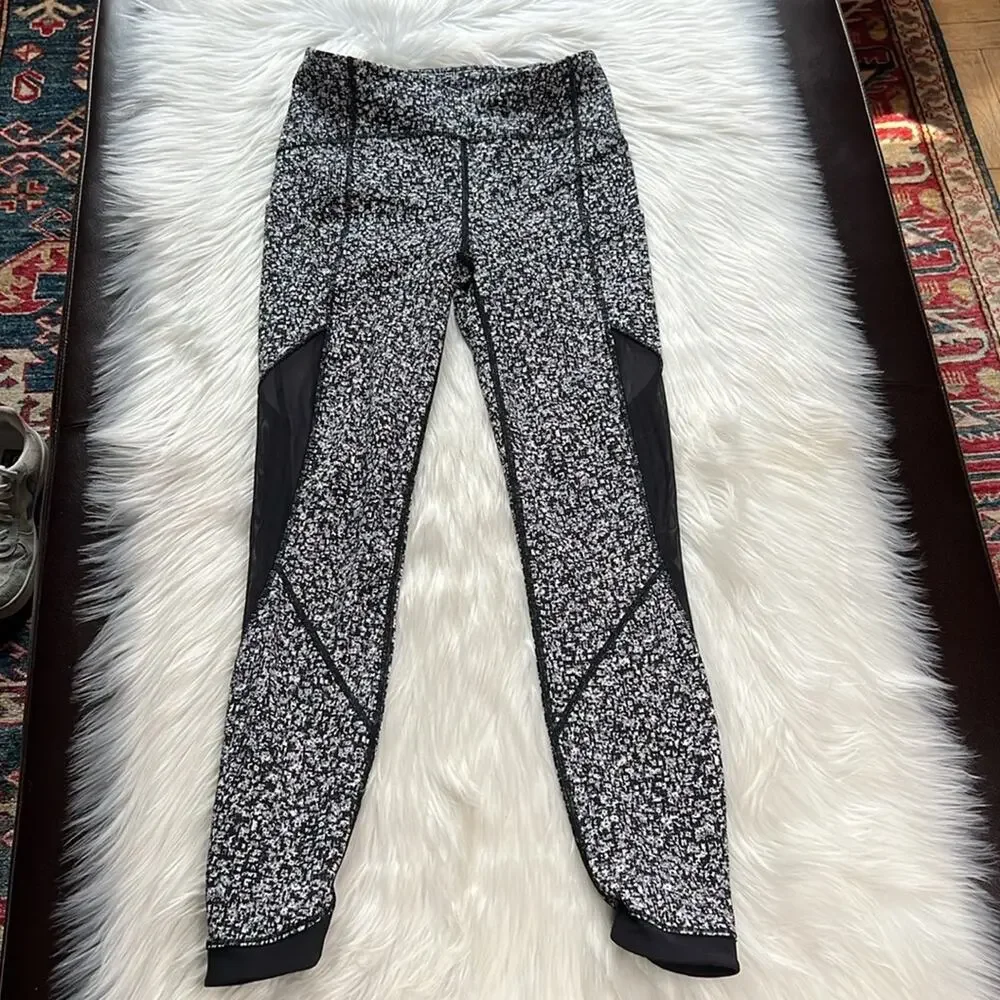 Lululemon Sole 7/8 Training Tight Alpine White Black
